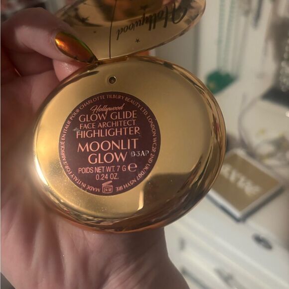 Charlotte Tilbury Gold Highlighter Radiant Glow - Picture 3 of 3